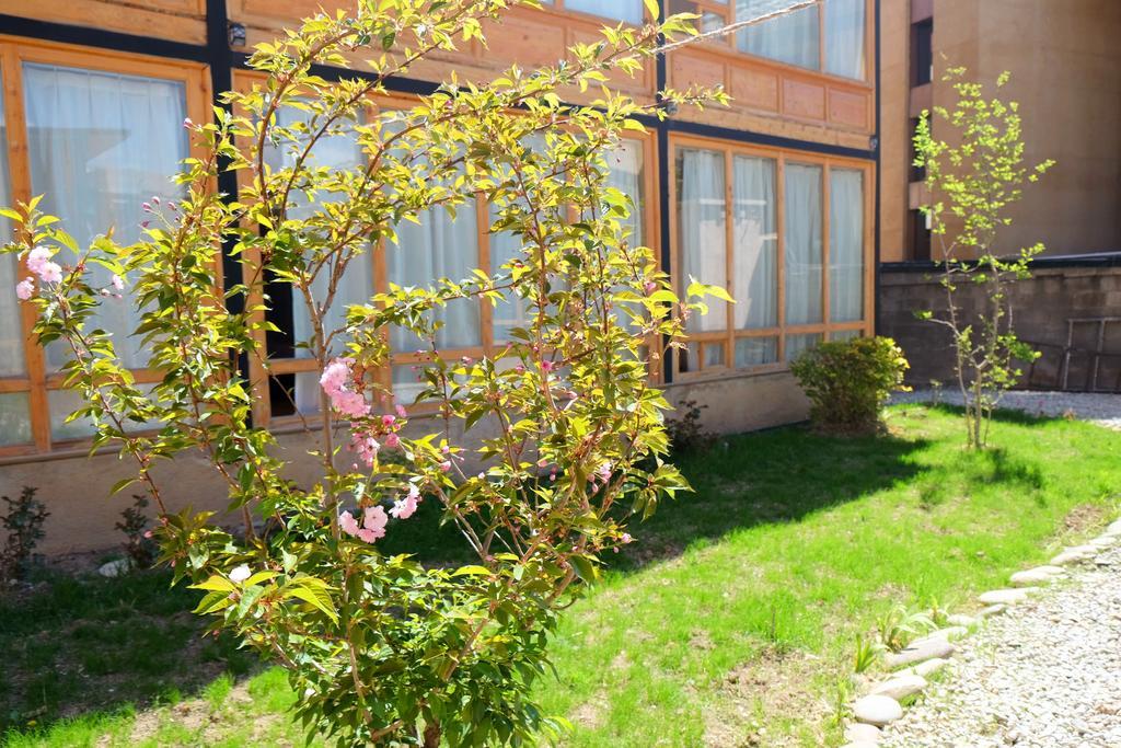 شقة Huksum House Deqen المظهر الخارجي الصورة